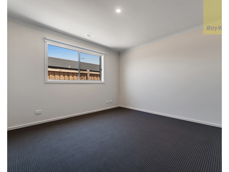 13 Whinfell Street, Mickleham VIC 3064