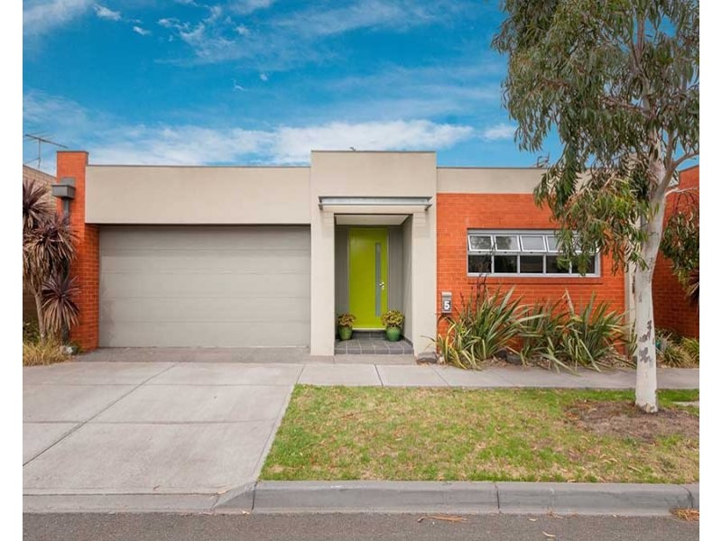 5 Thirlestane Place, Craigieburn VIC 3064