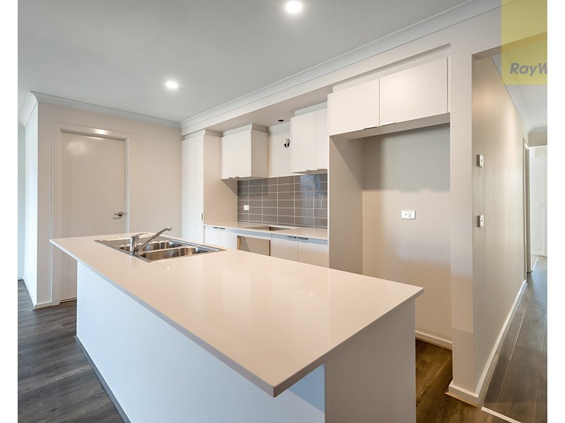 48 Falstone Circuit, Mickleham VIC 3064