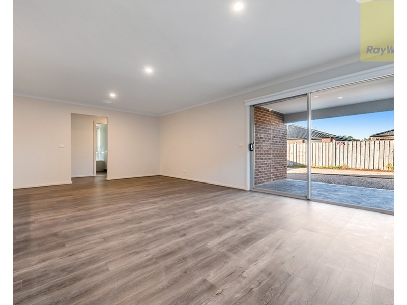 48 Falstone Circuit, Mickleham VIC 3064