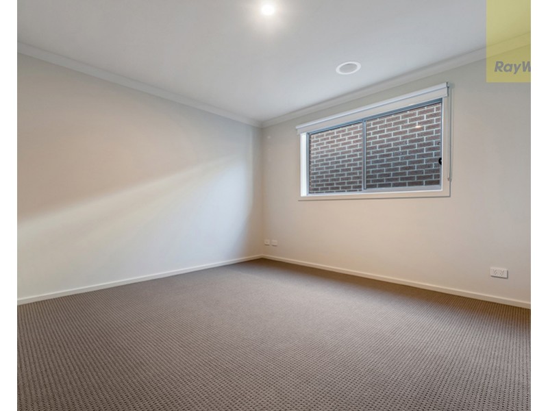 48 Falstone Circuit, Mickleham VIC 3064