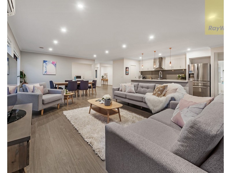 18 Baronial Way, Craigieburn VIC 3064