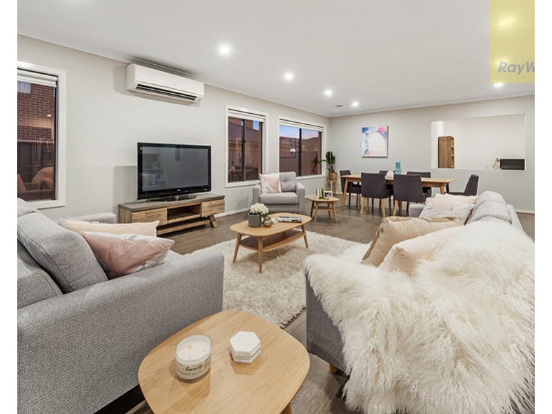 18 Baronial Way, Craigieburn VIC 3064