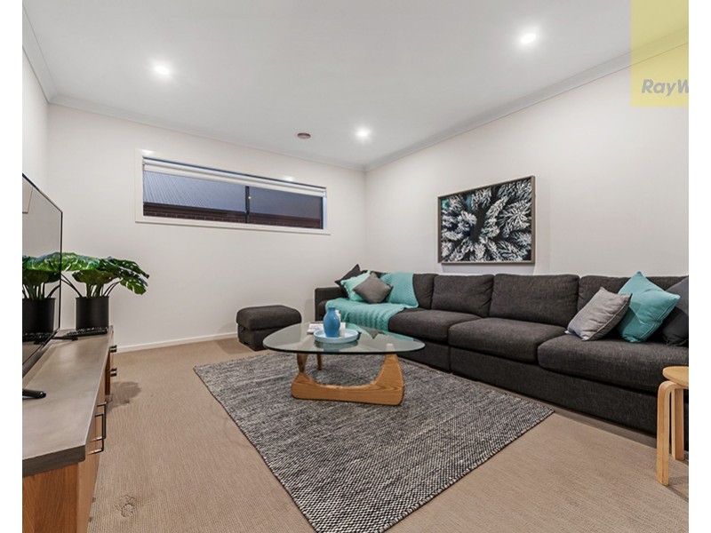 18 Baronial Way, Craigieburn VIC 3064