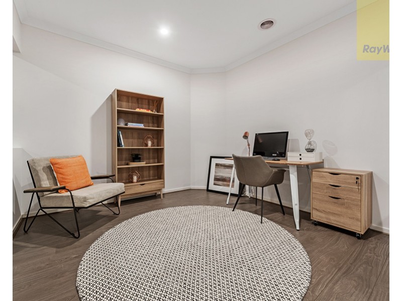 18 Baronial Way, Craigieburn VIC 3064
