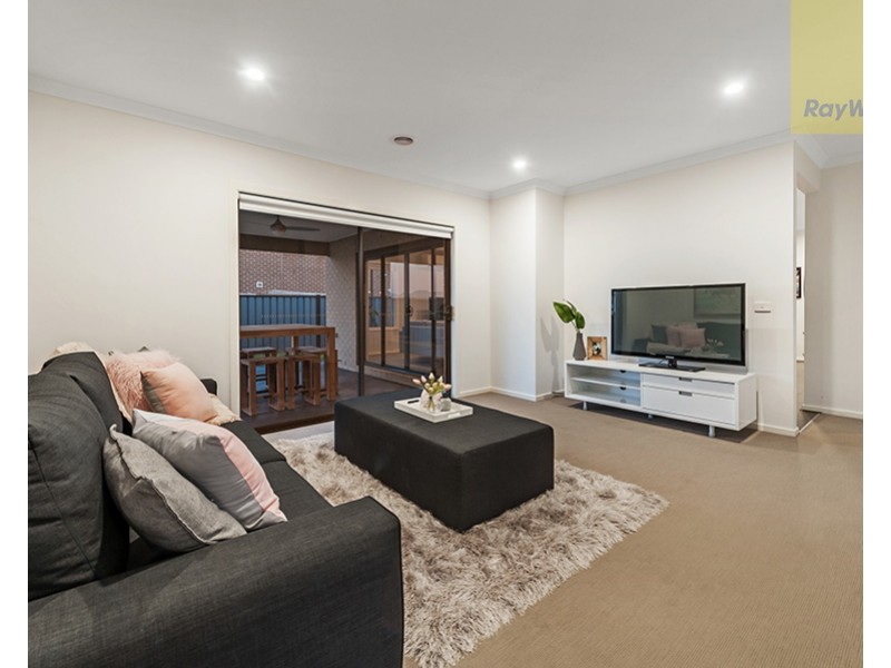 18 Baronial Way, Craigieburn VIC 3064