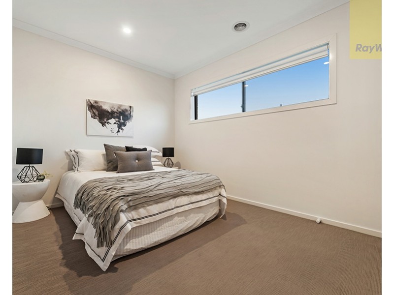 18 Baronial Way, Craigieburn VIC 3064