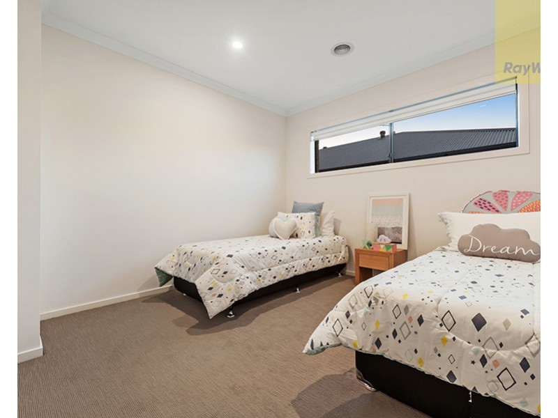 18 Baronial Way, Craigieburn VIC 3064