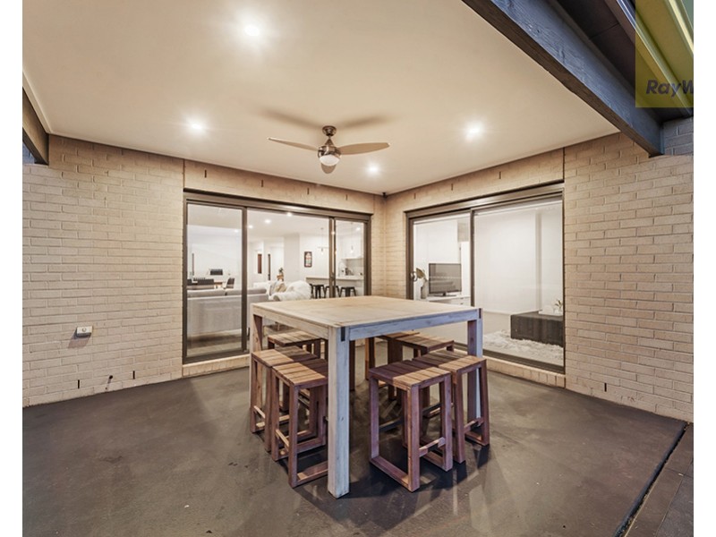 18 Baronial Way, Craigieburn VIC 3064