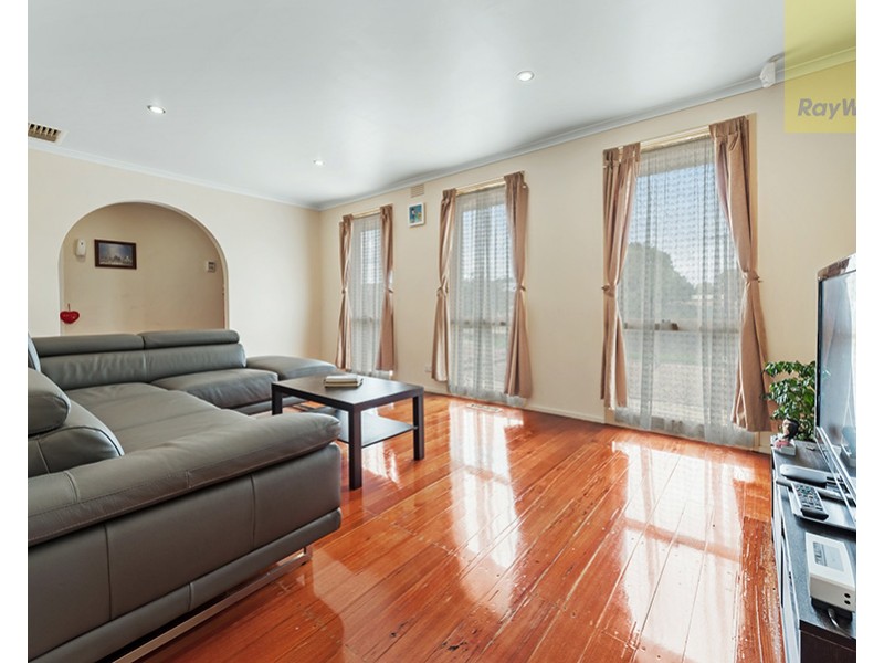 14 Bowes Place, Craigieburn VIC 3064