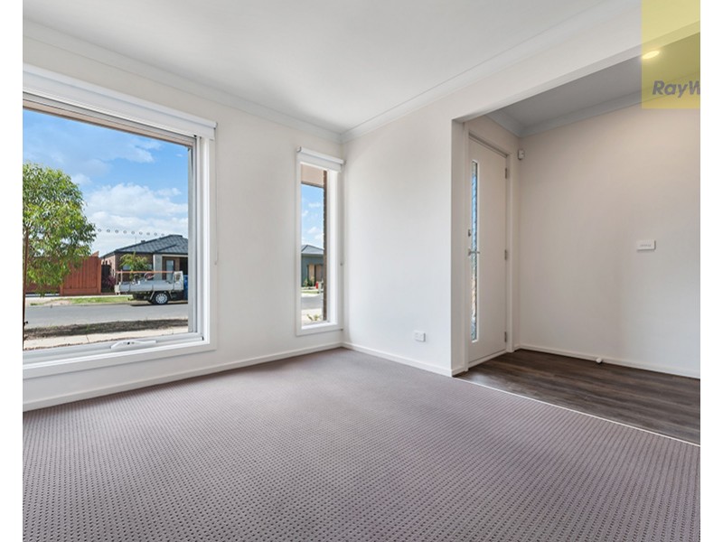 4 Highfield Drive, Mickleham VIC 3064