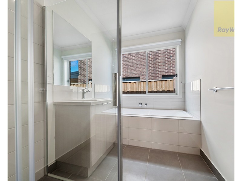 4 Highfield Drive, Mickleham VIC 3064