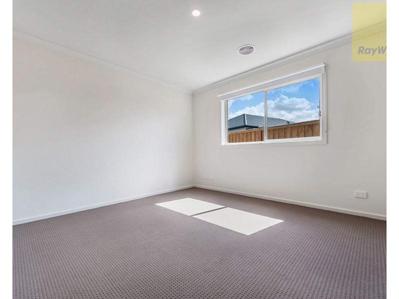 4 Highfield Drive, Mickleham VIC 3064