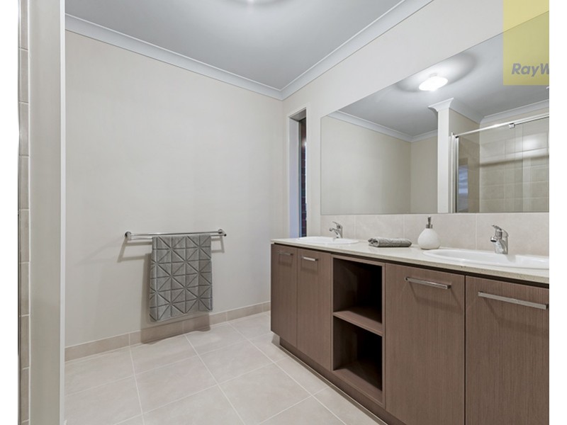 23 Ellscott Boulevard, Mickleham VIC 3064