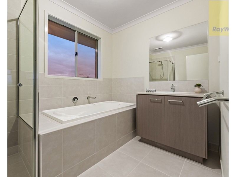 23 Ellscott Boulevard, Mickleham VIC 3064