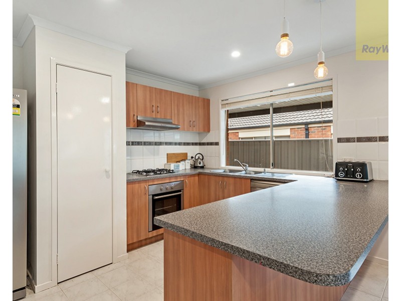 11 Tusmore Rise, Craigieburn VIC 3064