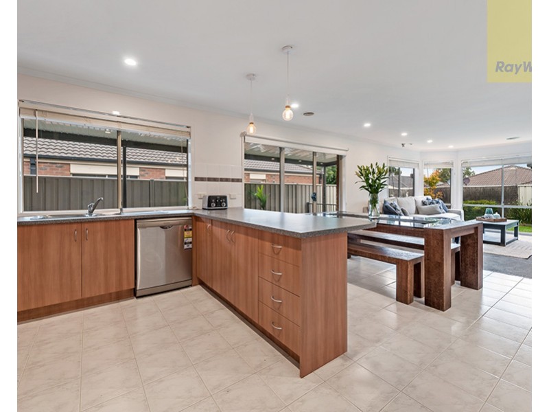 11 Tusmore Rise, Craigieburn VIC 3064