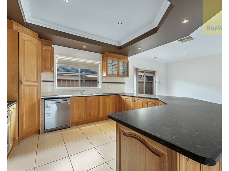 67 Lockwood Drive, Roxburgh Park VIC 3064