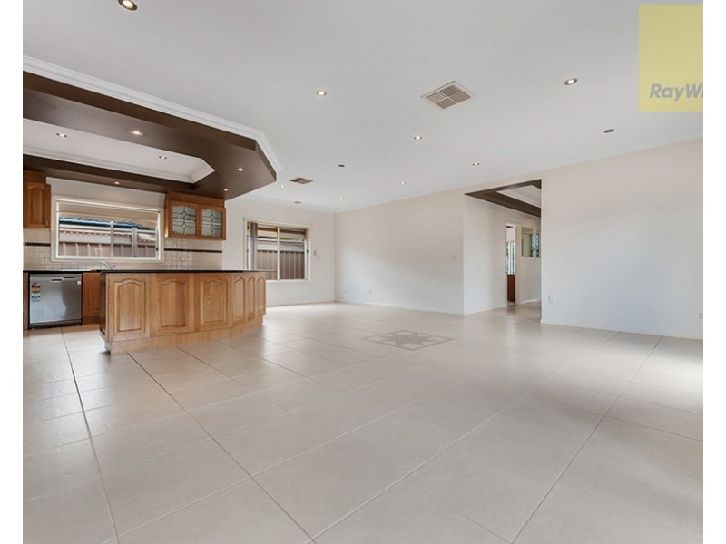 67 Lockwood Drive, Roxburgh Park VIC 3064