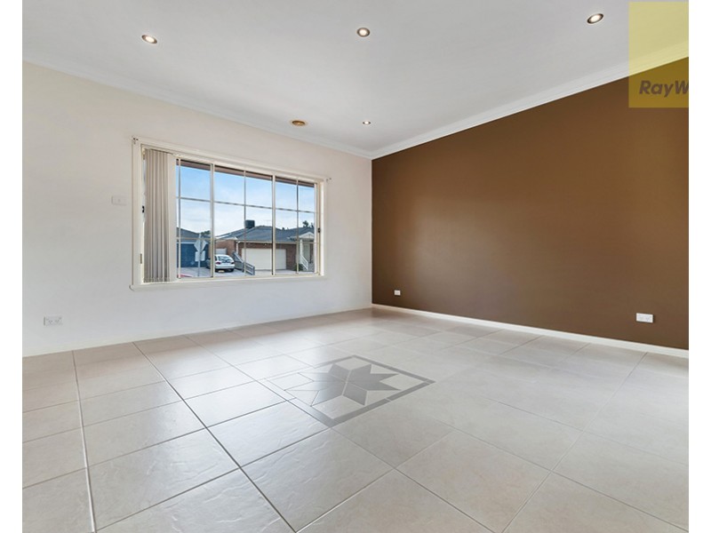 67 Lockwood Drive, Roxburgh Park VIC 3064