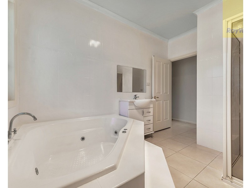 67 Lockwood Drive, Roxburgh Park VIC 3064