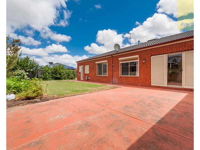 67 Lockwood Drive, Roxburgh Park VIC 3064