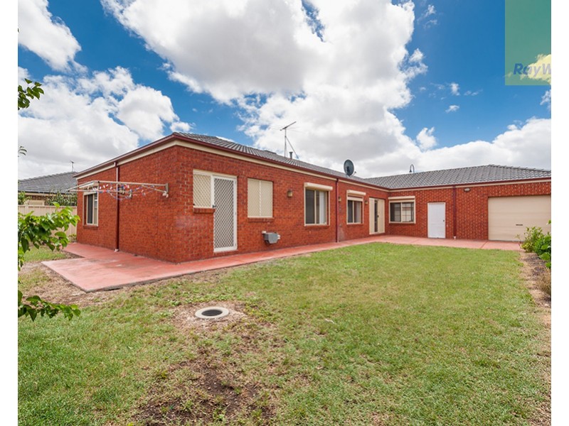 67 Lockwood Drive, Roxburgh Park VIC 3064