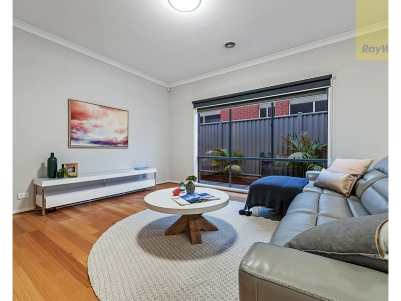 17 Westerfolds Loop, Craigieburn VIC 3064