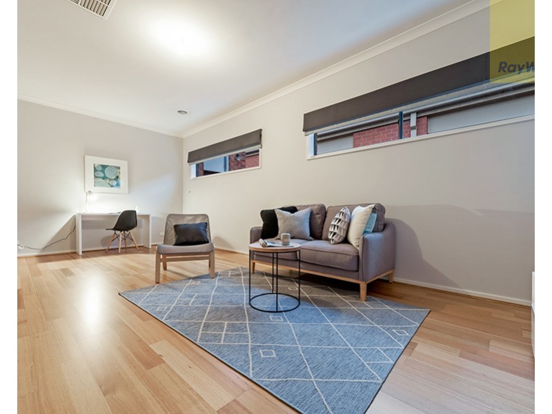 17 Westerfolds Loop, Craigieburn VIC 3064