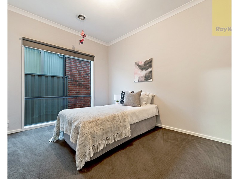 17 Westerfolds Loop, Craigieburn VIC 3064