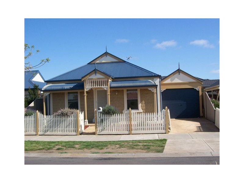 4 Avenel Gardens, Craigieburn VIC 3064