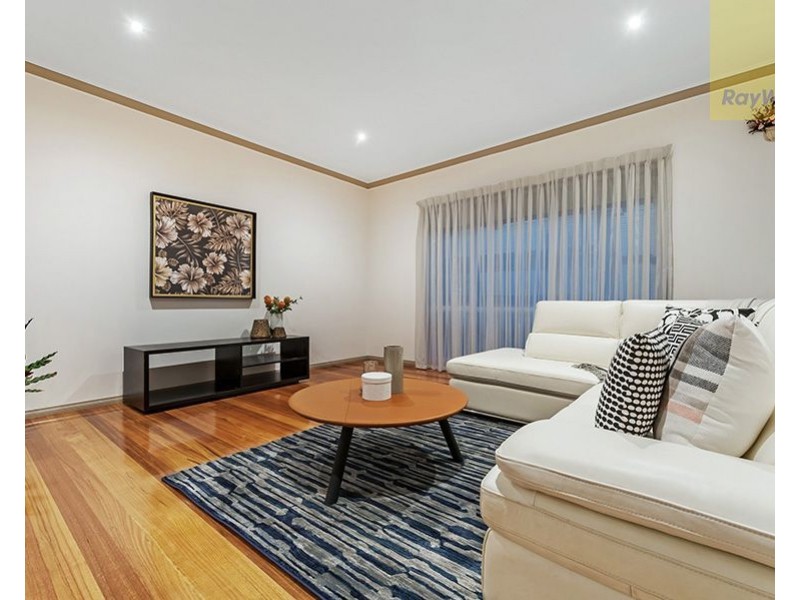 11 Thomas Street, Roxburgh Park VIC 3064