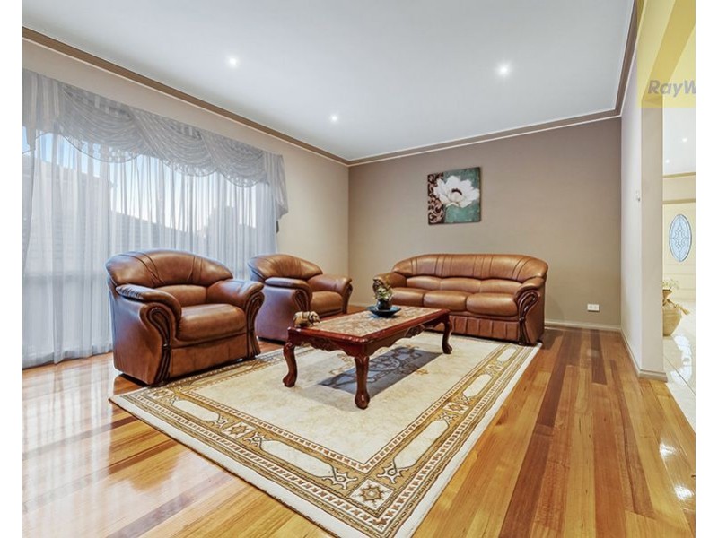 11 Thomas Street, Roxburgh Park VIC 3064