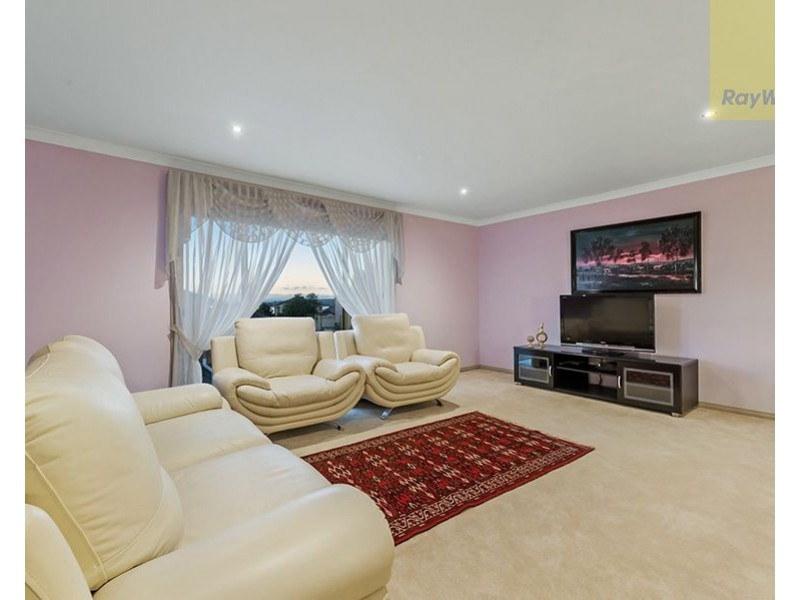 11 Thomas Street, Roxburgh Park VIC 3064