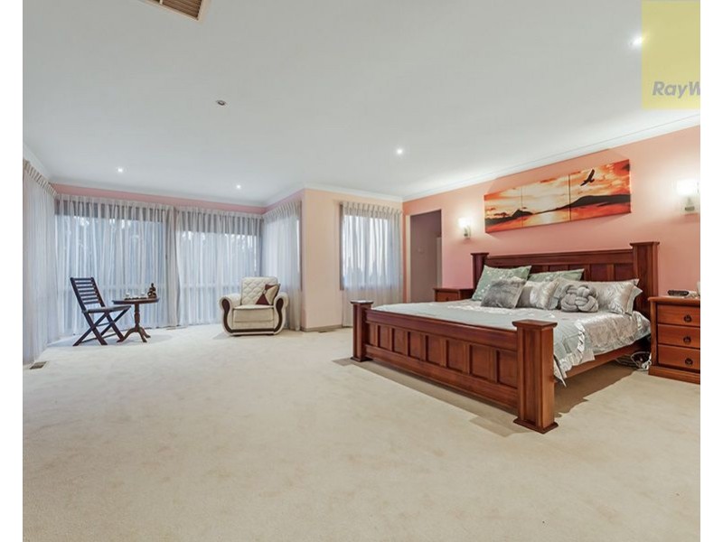 11 Thomas Street, Roxburgh Park VIC 3064