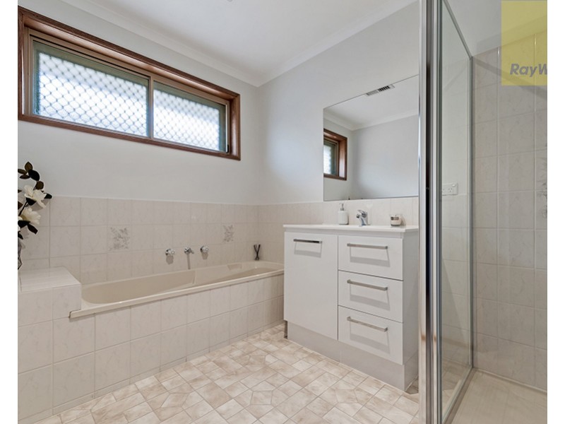 112 Bridgewater Road, Craigieburn VIC 3064