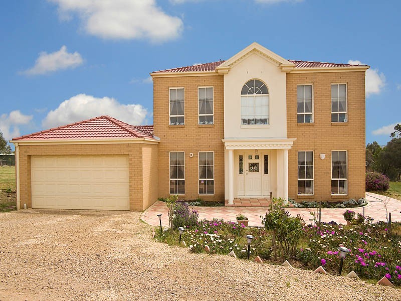 35 Summit Drive, Mickleham VIC 3064