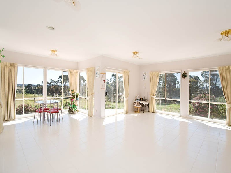 35 Summit Drive, Mickleham VIC 3064