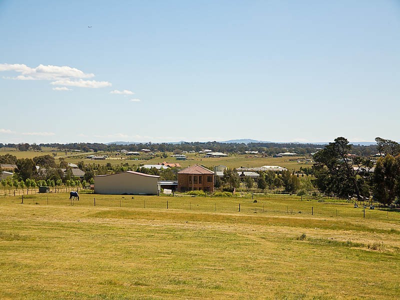 35 Summit Drive, Mickleham VIC 3064