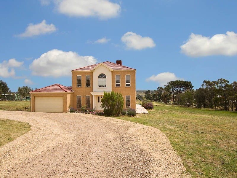 35 Summit Drive, Mickleham VIC 3064