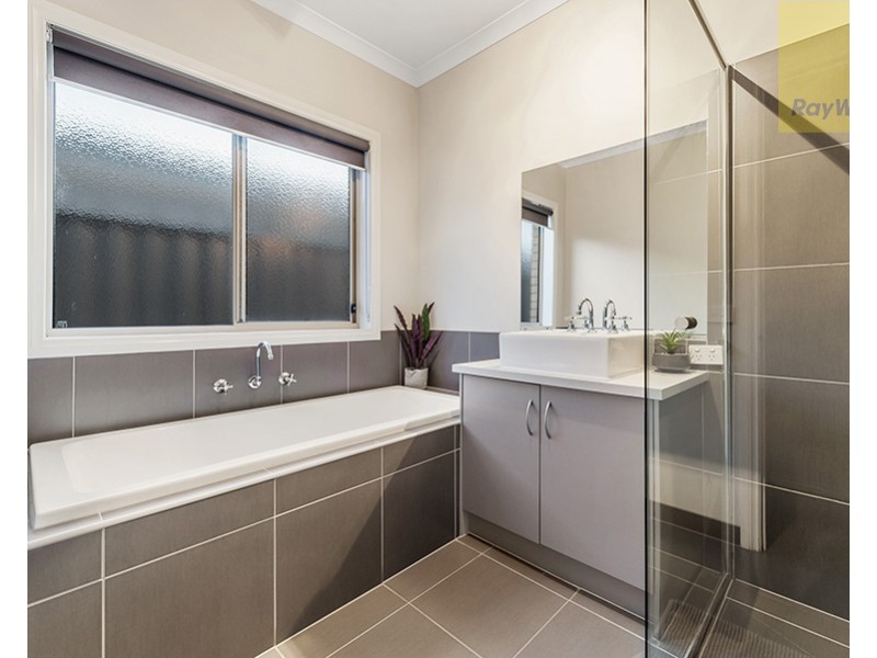 64 Newbury Boulevard, Craigieburn VIC 3064