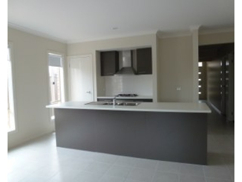 7 Pearce Way, Craigieburn VIC 3064
