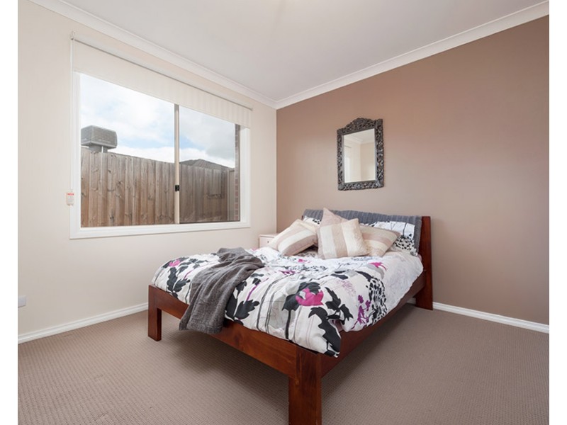 16a Gillingham Crescent, Craigieburn VIC 3064