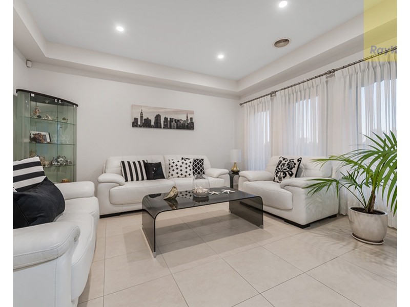 13 Elsternwick Way, Craigieburn VIC 3064