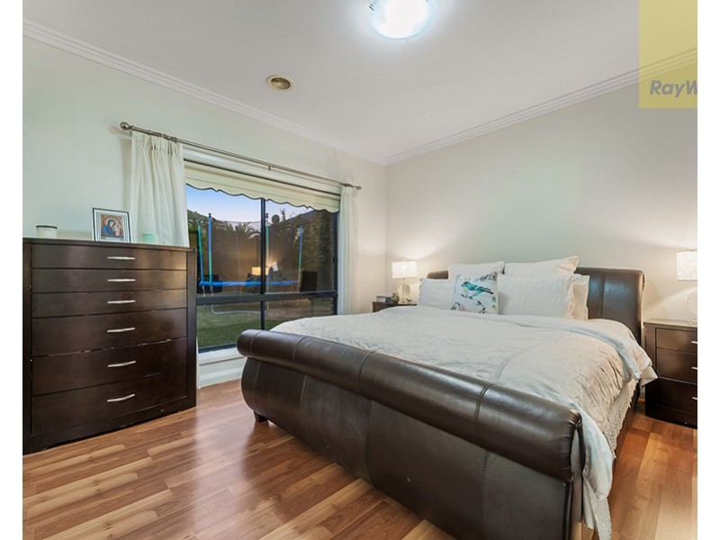 13 Elsternwick Way, Craigieburn VIC 3064