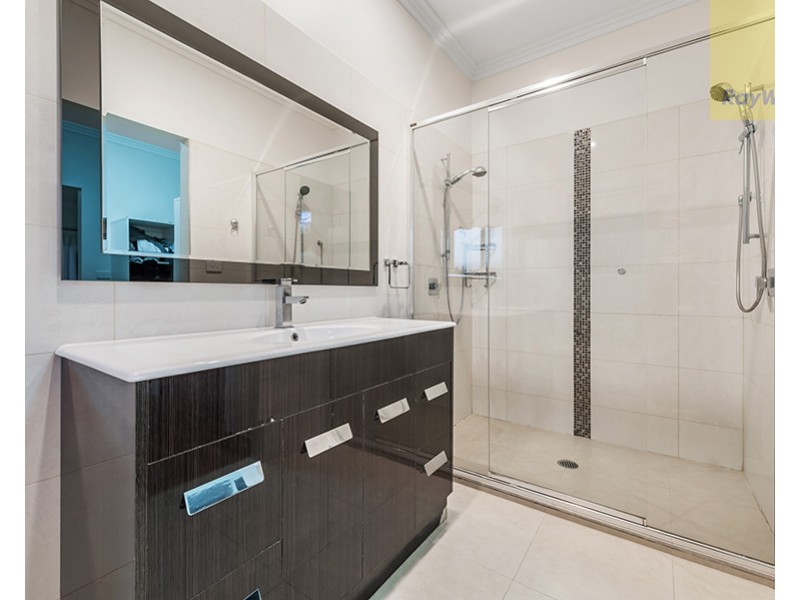 13 Elsternwick Way, Craigieburn VIC 3064