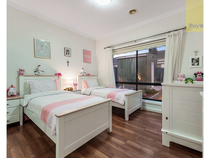 13 Elsternwick Way, Craigieburn VIC 3064