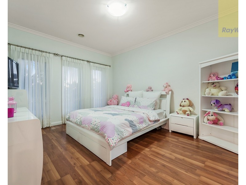 13 Elsternwick Way, Craigieburn VIC 3064