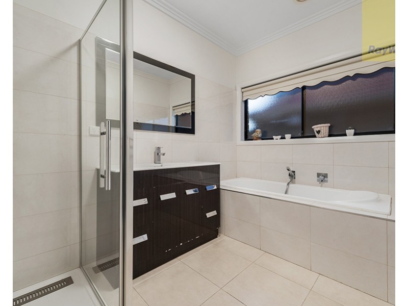 13 Elsternwick Way, Craigieburn VIC 3064