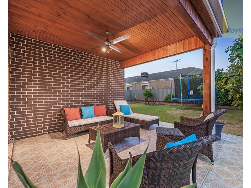 13 Elsternwick Way, Craigieburn VIC 3064